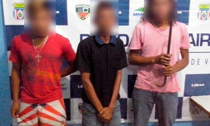 Adolescentes são flagrados por PMs tentando arrombar loja