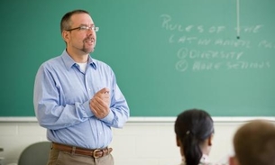 Novo piso salarial nacional de professores é R$ 2.135,64