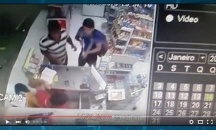 Com escopeta, dupla assalta posto de combustível no Vale do Sinai