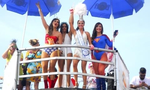 Isis Valverde e mais famosos no Bloco da Favorita no Rio