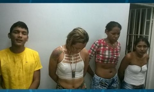 Travestis com peito murcho e 