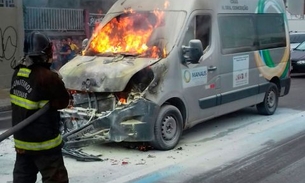 Carro da prefeitura pega fogo na avenida Constantino Nery