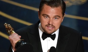  Veja a reação de Leonardo DiCaprio ao ver seu nome gravado na estatueta do Oscar
