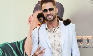 Latino faz festa de aniversário avaliada em R$ 200 mil 