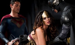 ‘Batman Vs Superman’ ganha versão pornô. Assista o trailer: