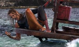 The Shallows: Surfista é atacada por um enorme tubarão-branco