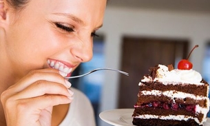 Você sente vontade de comer toda hora? 8 sensações que parecem fome, mas não são