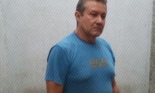 Homem vai à delegacia por ter celular furtado e termina preso