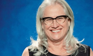 “Páscoa”: Vera Holtz posa toda lambuzada de chocolate