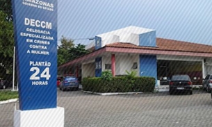 Em crise de ciúmes, cobrador de ônibus agride mulher a cadeiradas