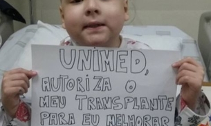 Mãe faz campanha na web para que plano de saúde autorize transplante do filho