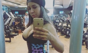 Mulher Melão faz topless para dar “bom dia” aos fãs