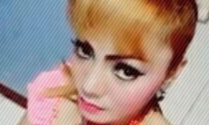 Cantora morre durante show após ser picada por uma cobra 		