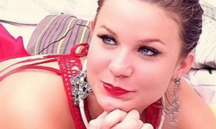  Cacau posa de lingerie e fala sobre sexo sem preservativo no BBB