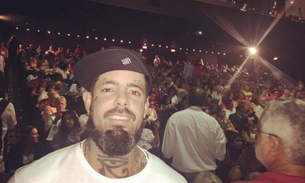 Tico Santa Cruz é expulso de avião pela Polícia Federal