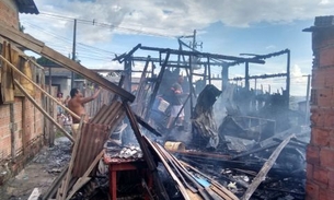 Incêndio destrói residência em Manaus