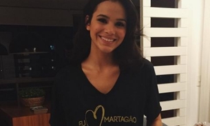 Bruna Marquezine posa de biquíni e é comparada à Kendall Jenner