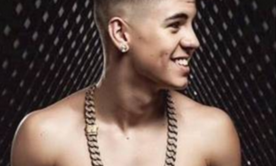 Em Miami, Biel tira onda e ostenta com carrão de R$ 800 mil