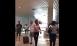 Vanessa Grazziotin é vaiada ao desembarcar em Manaus