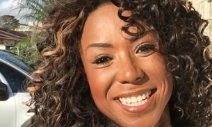 Ex-BBB Adélia mostra demais ao posar com biquíni revelador 