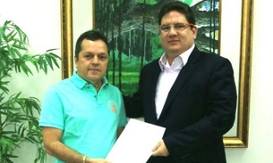 Presidente do TCE-AM alerta municípios a não gastarem com festas em período de crise