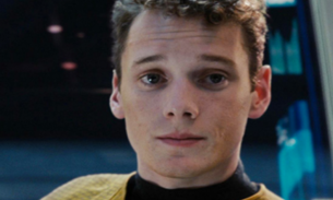  Ator de ‘Star Trek’ morre anos 27 anos, esmagado pelo próprio carro