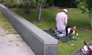 Homem foge e deixa mulher ir presa após serem flagrados fazendo sexo em parque