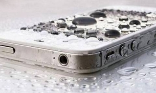 Homens estão ejaculando no celular por causa importante; entenda