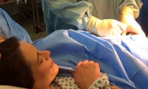 Cesária ‘natural’: Nova moda entre partos em que bebê sai rastejando do ventre da mãe