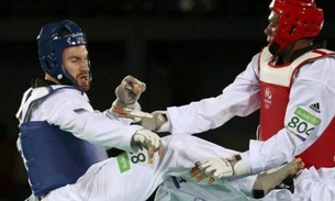 Brasileiro vence no taekwondo e avança para as quartas de final