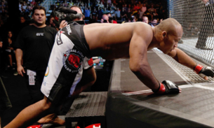 Ronaldo Jacaré enfrentará Luke Rockhold pelo UFC  em novembro