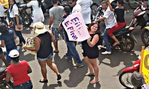 300 servidores de Manacapuru  protestam contra prefeito Tororó