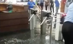 Temporal derruba árvores e alaga TJ em Manaus 