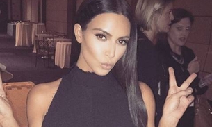 Kim Kardashian foi amordaçada e teve milhões roubados por criminosos em Paris