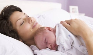 Hospital cobra para mãe abraçar o filho após parto 