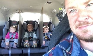 Pai tem atitude criativa para evitar brigas de trigêmeos e conquista internautas