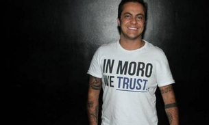 Após anunciar fim de namoro, Thammy Miranda vai a boate gay 