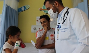 Pacientes com doenças respiratórias recebem cartilha com orientações para fazerem em casa 