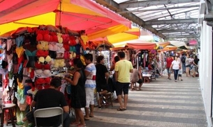 Fiscalização apreende mercadorias de camelôs no centro de Manaus 