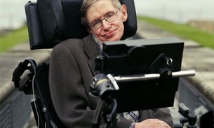 'Este é o momento mais perigoso do desenvolvimento da sociedade', diz  Stephen Hawking