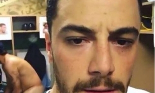 Felipe Tito posta vídeo e homem nu aparece ao fundo