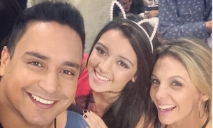 Filha de Carla Perez e Xanddy solta a voz em festa e surpreende