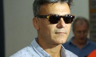 Ator fala sobre ataques homofóbicos em carta à imprensa e diz: 'Nunca fui enrustido'