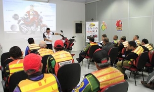 Mototaxistas atualizam informações sobre trânsito seguro
