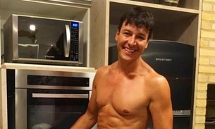 Rodrigo Faro causa alvoroço com foto só de short branco 'sem cueca?'
