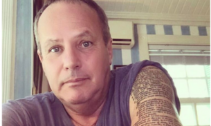 Jayme Monjardim exibe braço tatuado e surpreende internautas