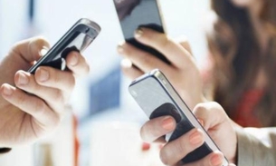 Uso de smartphones está criando epidemia de 'pescoço tecnológico'