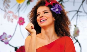 Vanessa da Mata faz aniversário e ganha gogo boy de presente