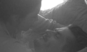 BBB 17: No edredom com Emilly, Marcos dispara: 'queria transar com você'