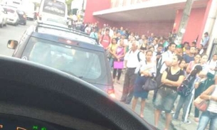 Greve dos rodoviários: sem transporte paradas de ônibus ficam lotadas em Manaus 